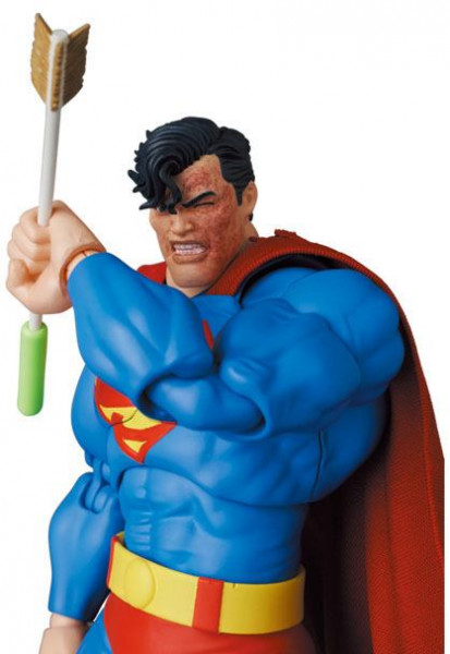 Aus Medicoms hochwertiger "Miracle Action Figures"-Reihe kommt diese fantastische Actionfigur von Superman aus der Graphic Novel "Batman - Die Rückkehr des Dunklen Ritters". Sie ist ca. 16 cm groß und wird mit weiterem Zubehör und austauschbaren Teilen in